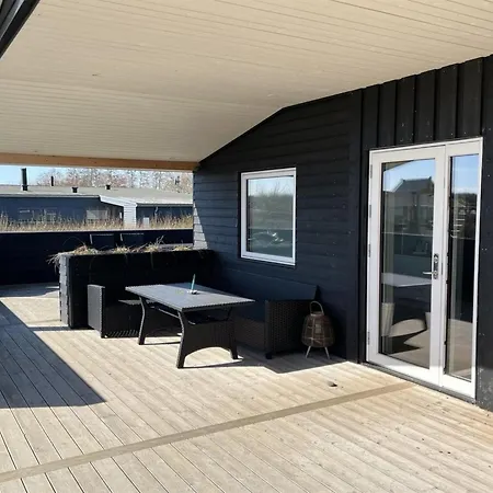 Holiday home Helmtrud - 700m From The Sea By Interhome