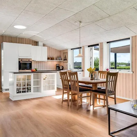 Semesterbostad Helmtrud - 700m From The Sea By Interhome *